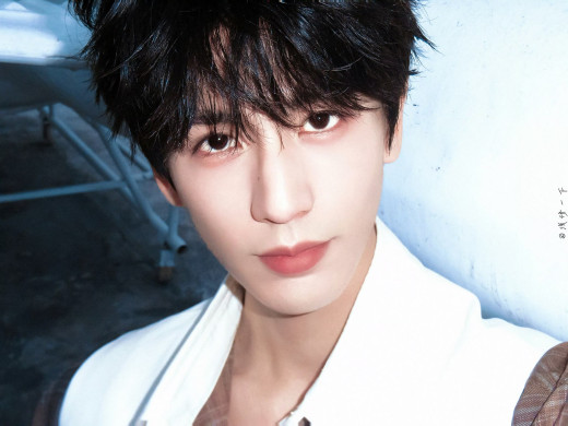 �1762612 �������(a): ����������:1920x1440